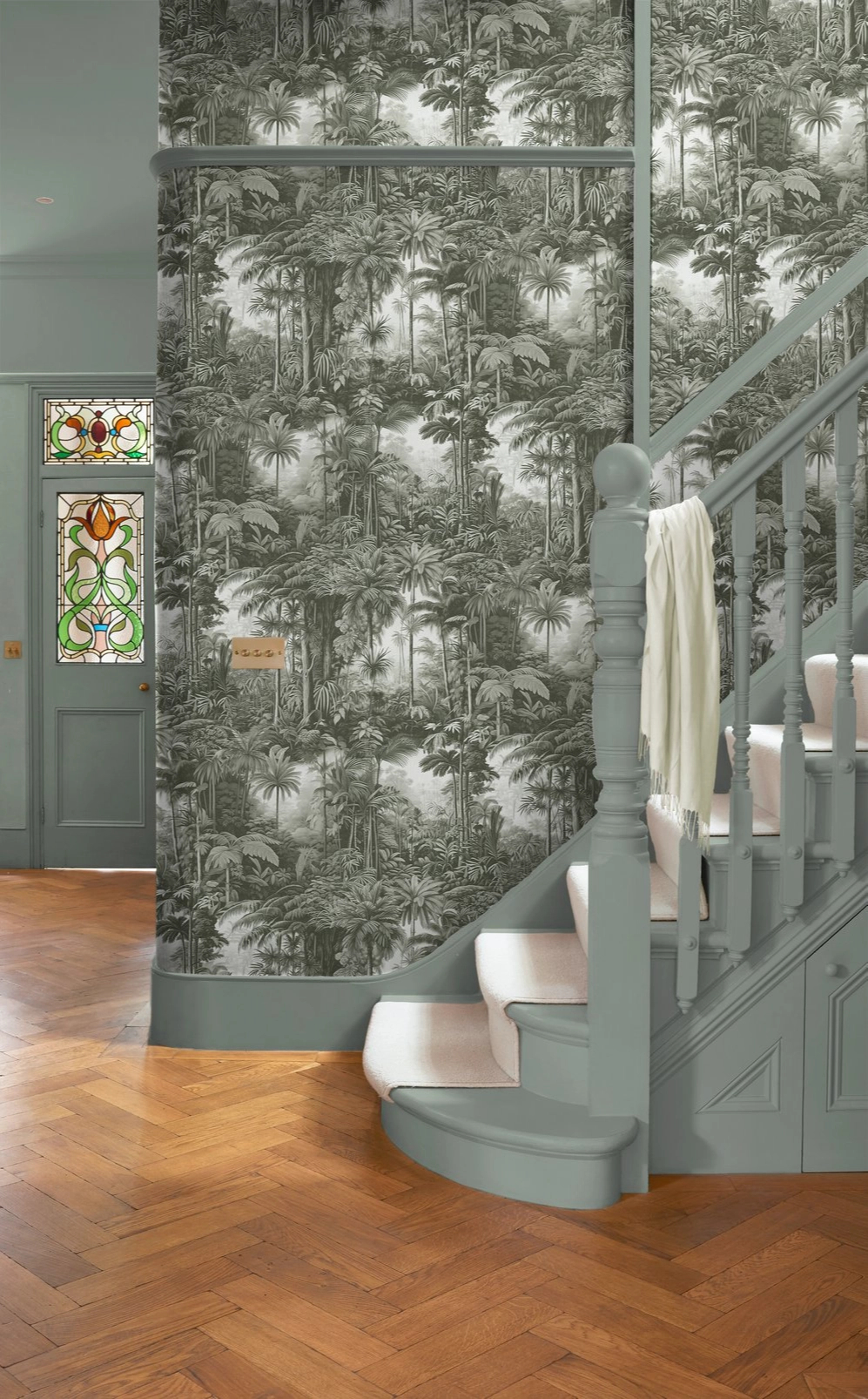 Graham dekor tapéta trópusi erdő mintával szürke és fehér színben