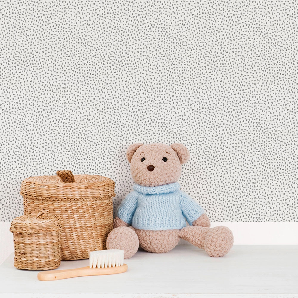 Gyerek dekor tapéta fehér és szürke színben pöttyös mintával