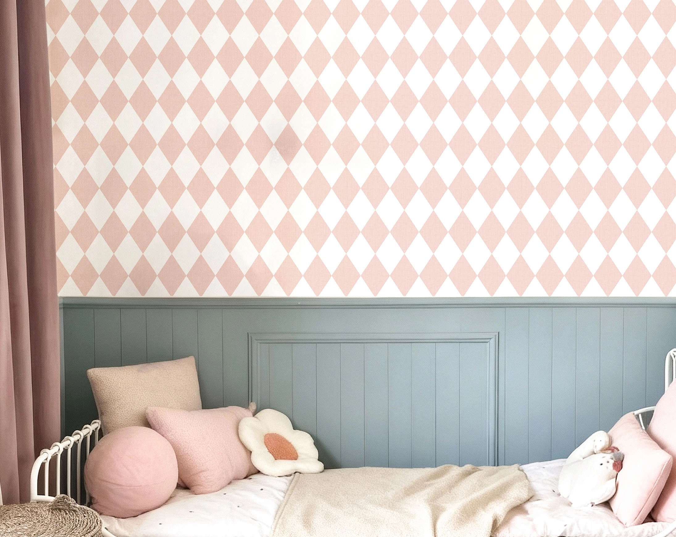 Gyerek dekor tapéta káró mintával barna színben