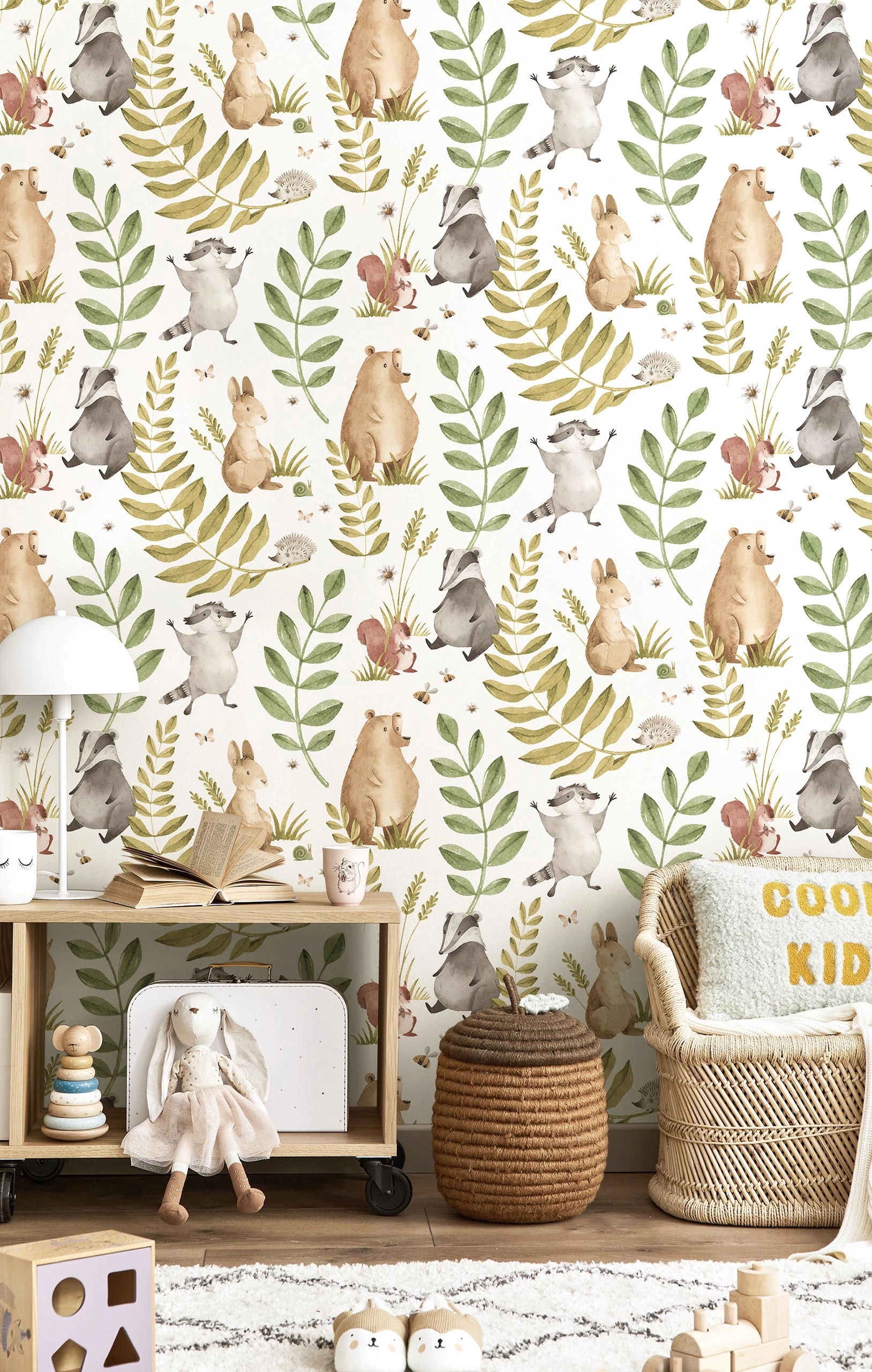 Gyerek dekor tapéta mosómedve és borz mintával zöld színben