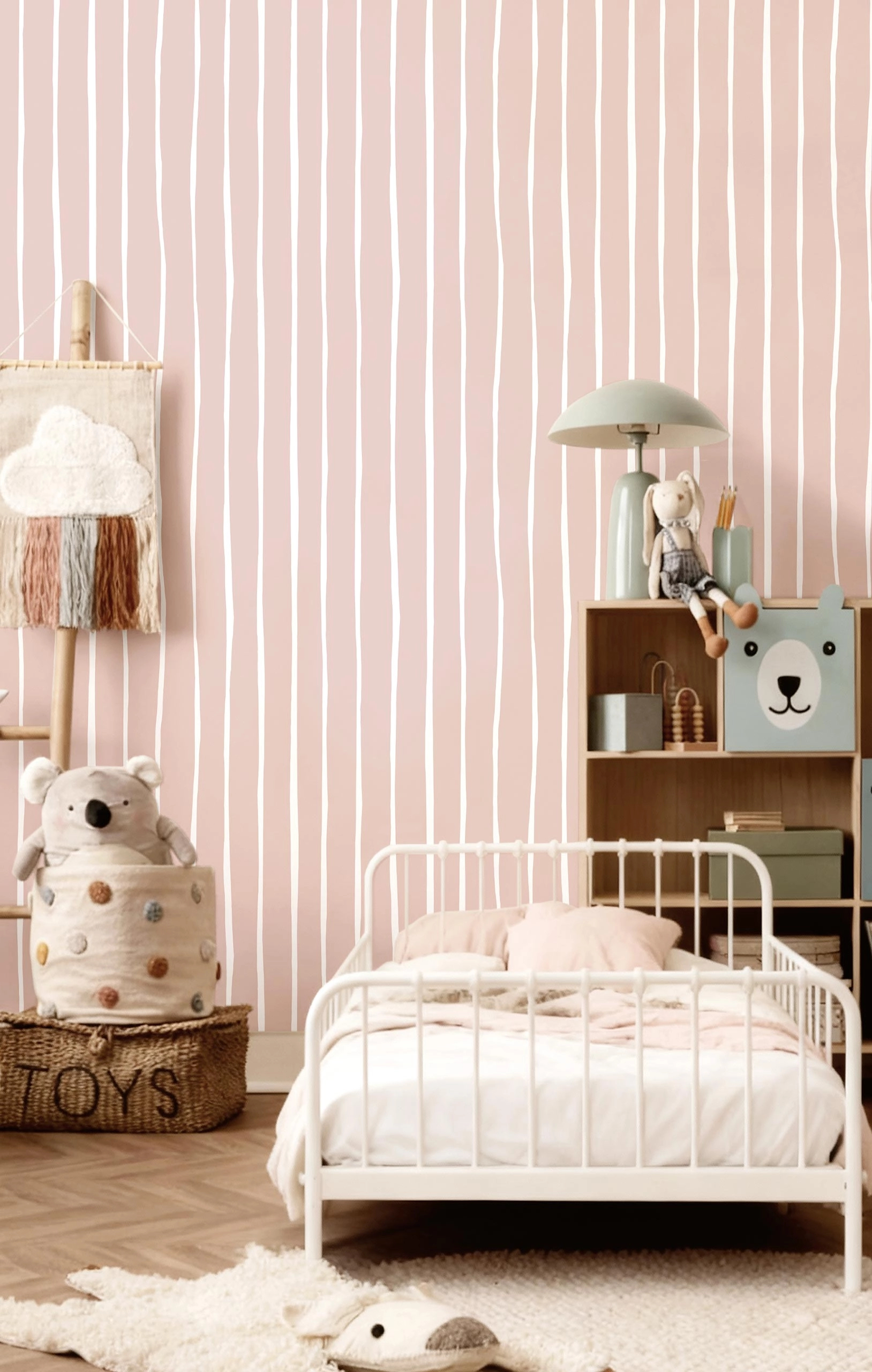 Gyerek dekor tapéta széles csíkos mintával beige színben
