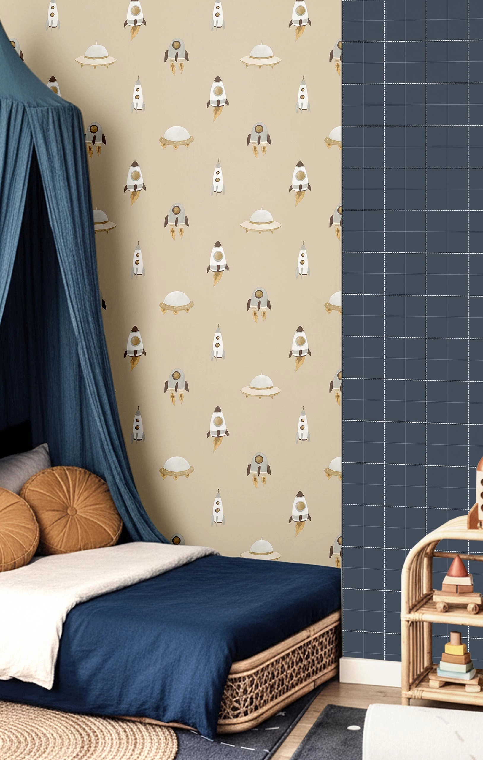 Gyerek dekor tapéta űrhajó mintával beige színben