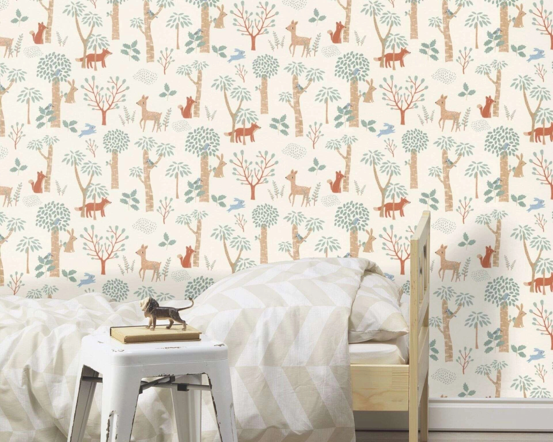 Gyerek tapéta erdő állat mintával pasztel zöld színben