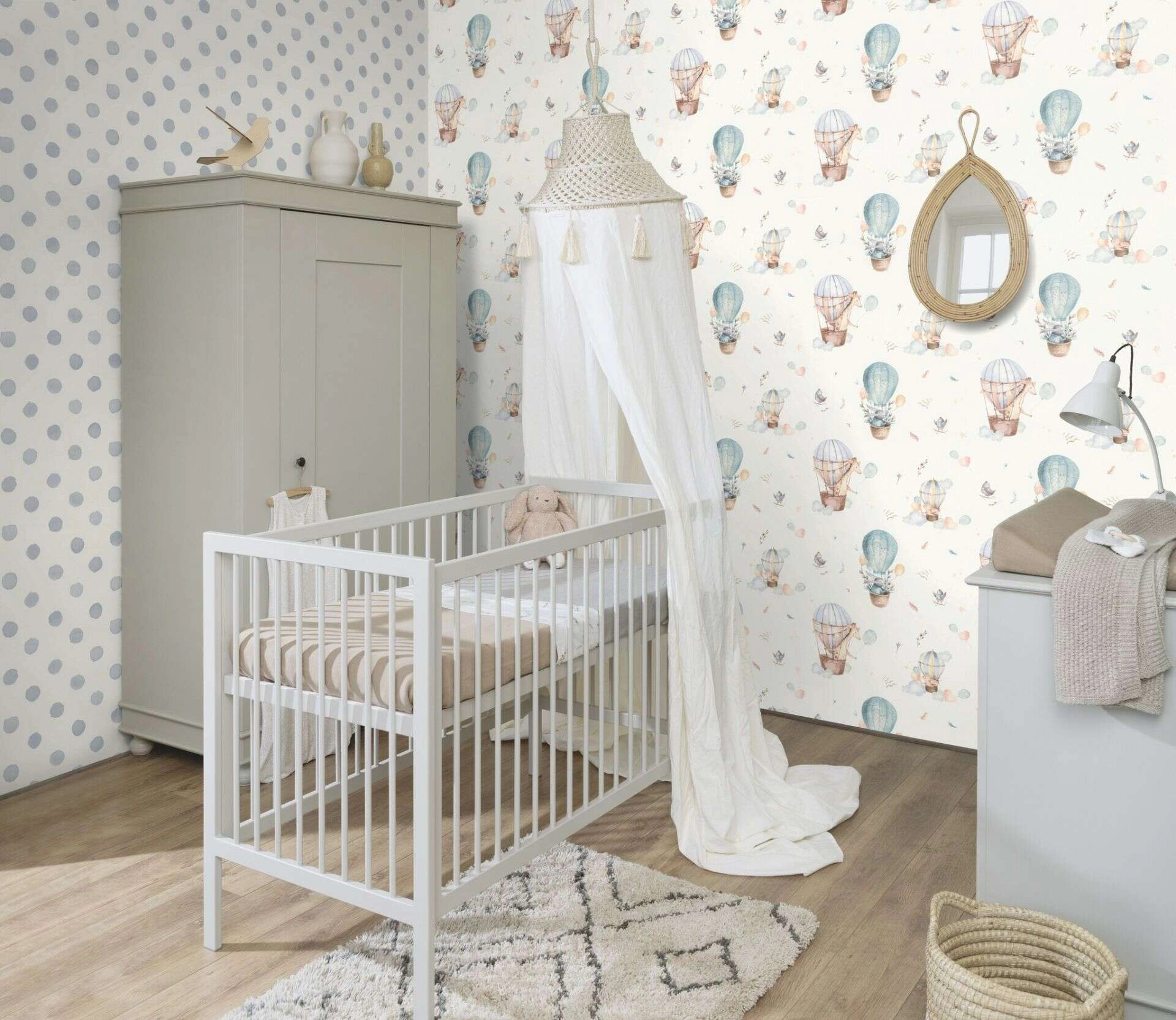 Gyerek tapéta pötyös mintával pasztel kék színben