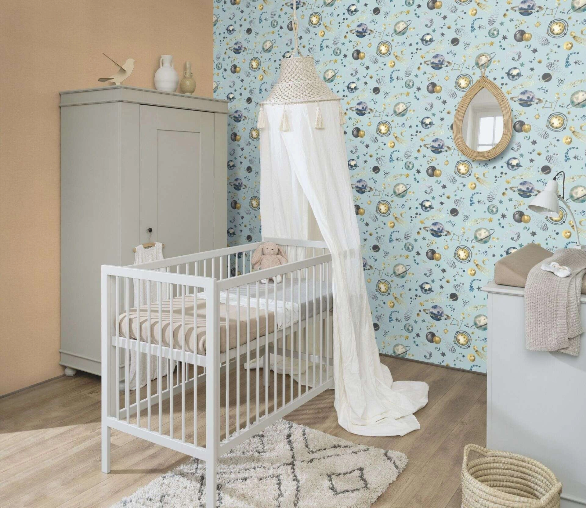 Gyerek tapéta űrhajós mintával pasztel kék színben