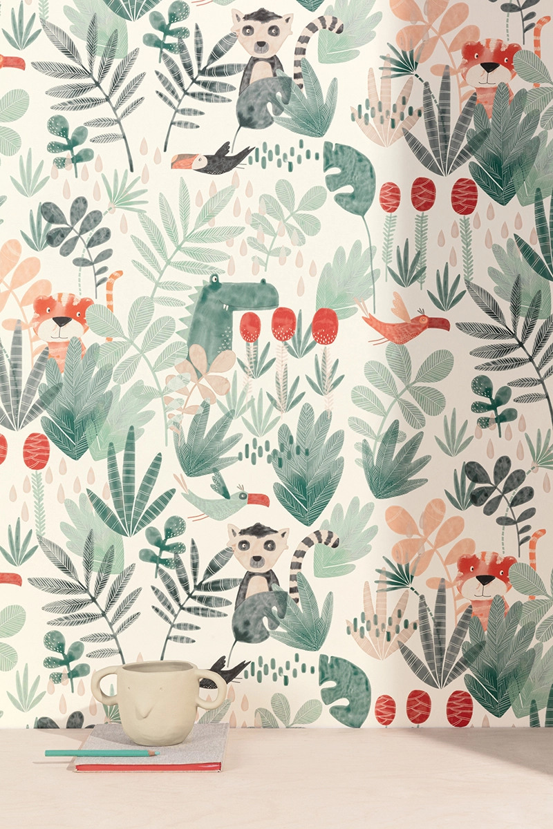 Gyerekszobai design tapéta dzsungel és állat mintával rajzolt stílusban