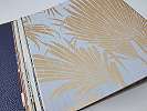 Halványkék metál fényű pálmalevél mintás dekor tapéta
