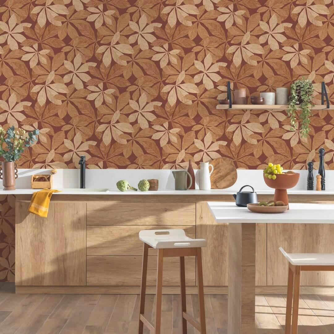 Intarzia hatású levélmintás design tapéta bordó színben