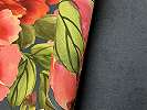 Keleties hangulatú virágmintás design tapéta élénk színekkel