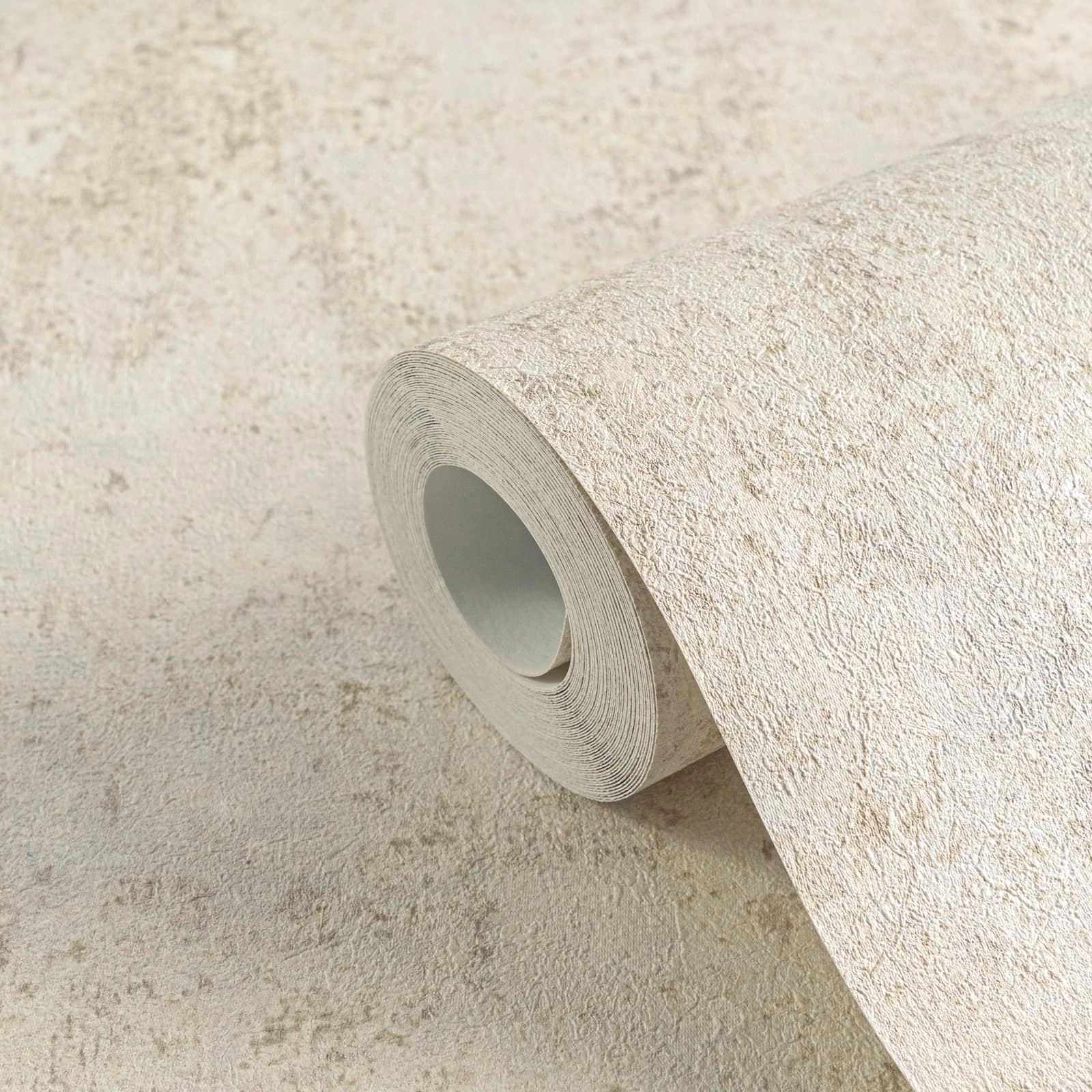 Koptatott beton mintás design tapéta beige szürke színben