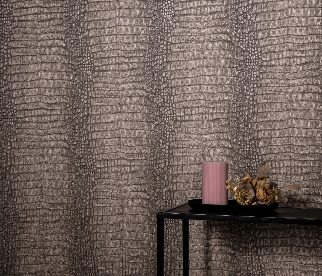 Krokodil bőr mintás tapéta bronzbarna színben