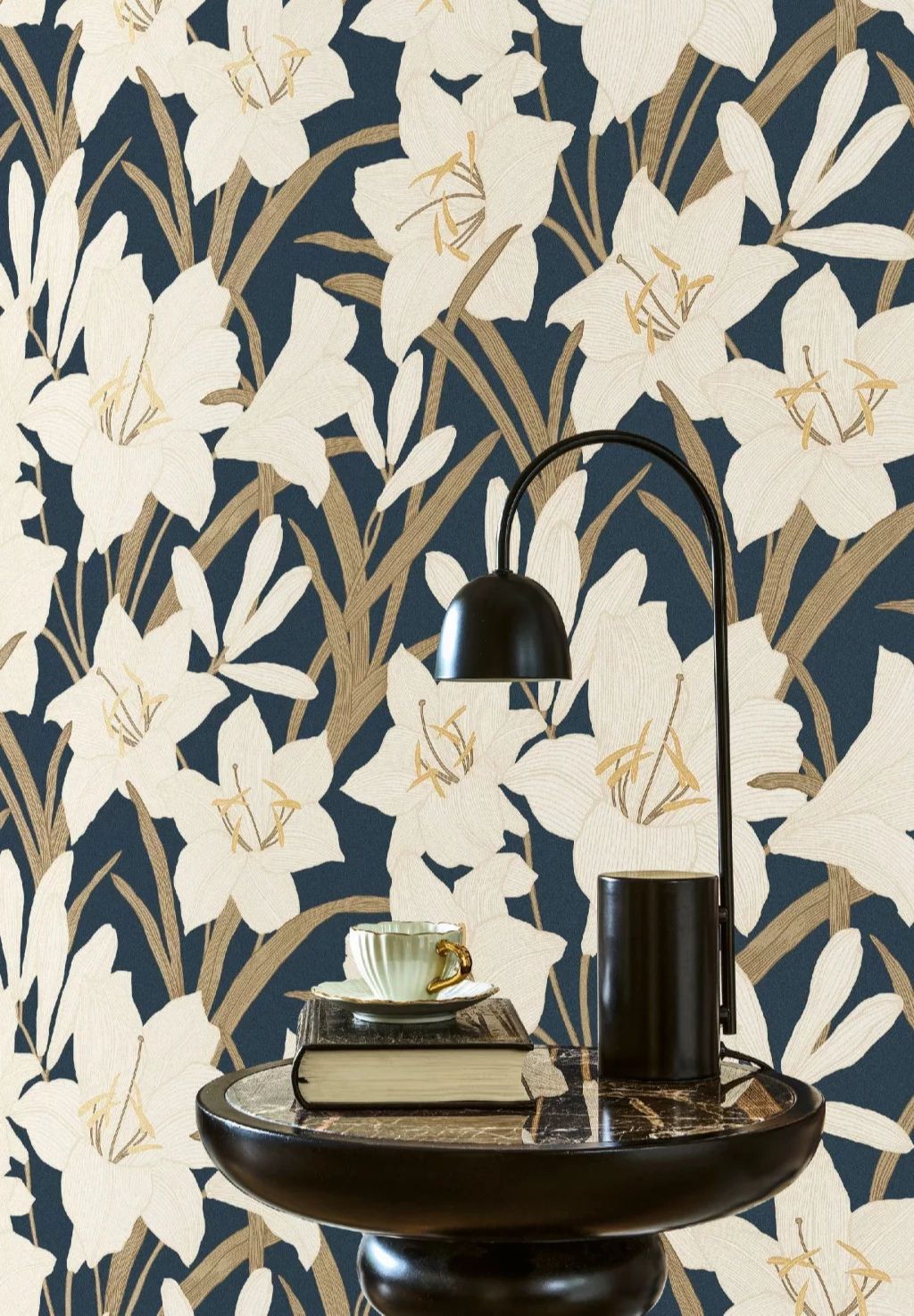Matrózkék romantikus liliom mintás design tapéta