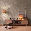 Modern csíkos fahatású mintás design tapéta enyhén fényes beige színvilágban