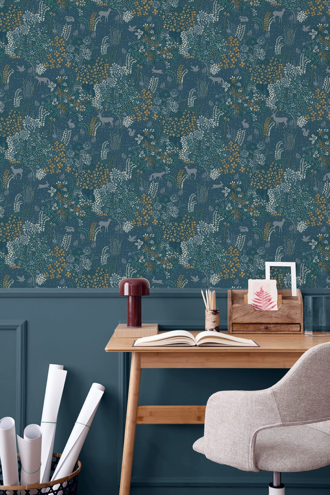 Mosható dekor tapéta éjjkék és fényes ezüst színű virágos rét állatokkal mintával