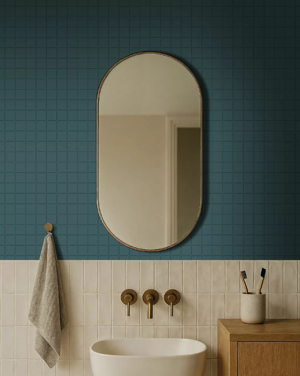 Mosható dekor tapéta geometrikus négyzetháló mintával metálos arany és zöld színben