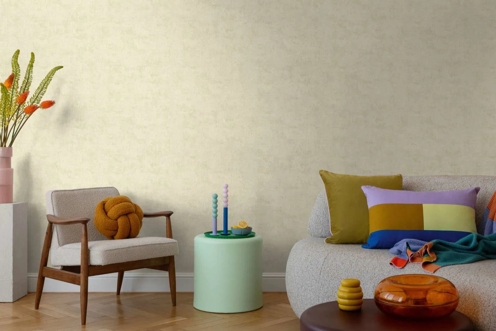 Mosható dekor tapéta koptatott mintával zöldeskrém színben