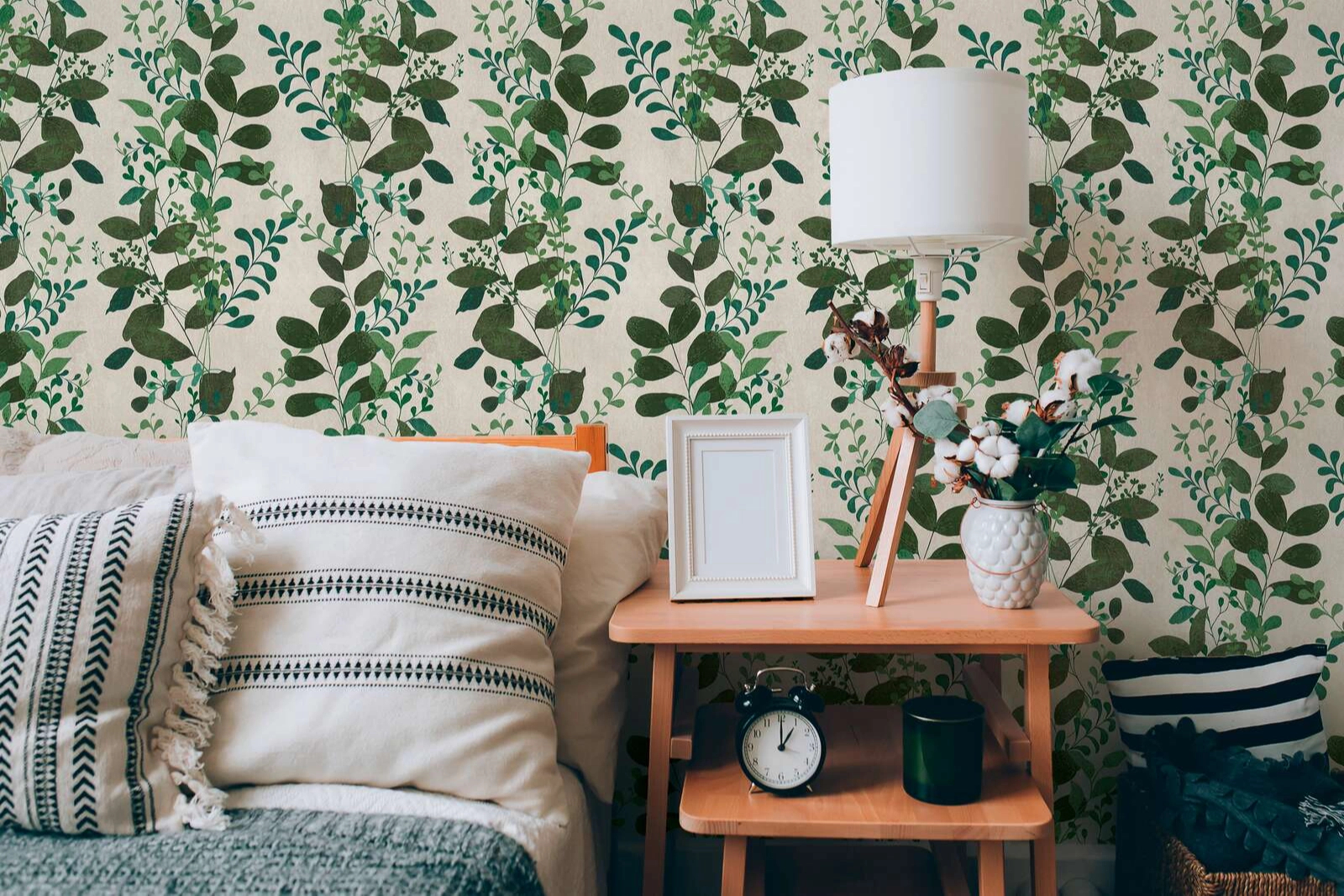 Mosható dekor tapéta leveles inda mintával zöld és krém színben