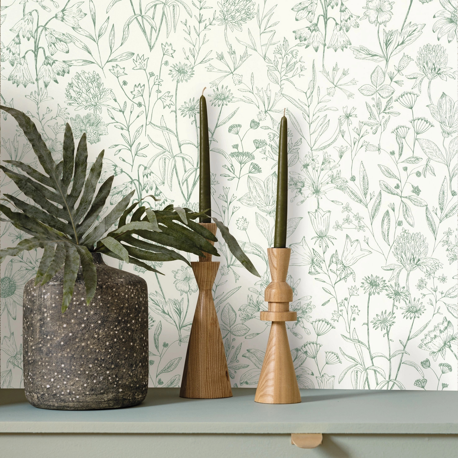 Mosható dekortapéta fametszet hatású mezei virágmintával törtfehér és zöld színben