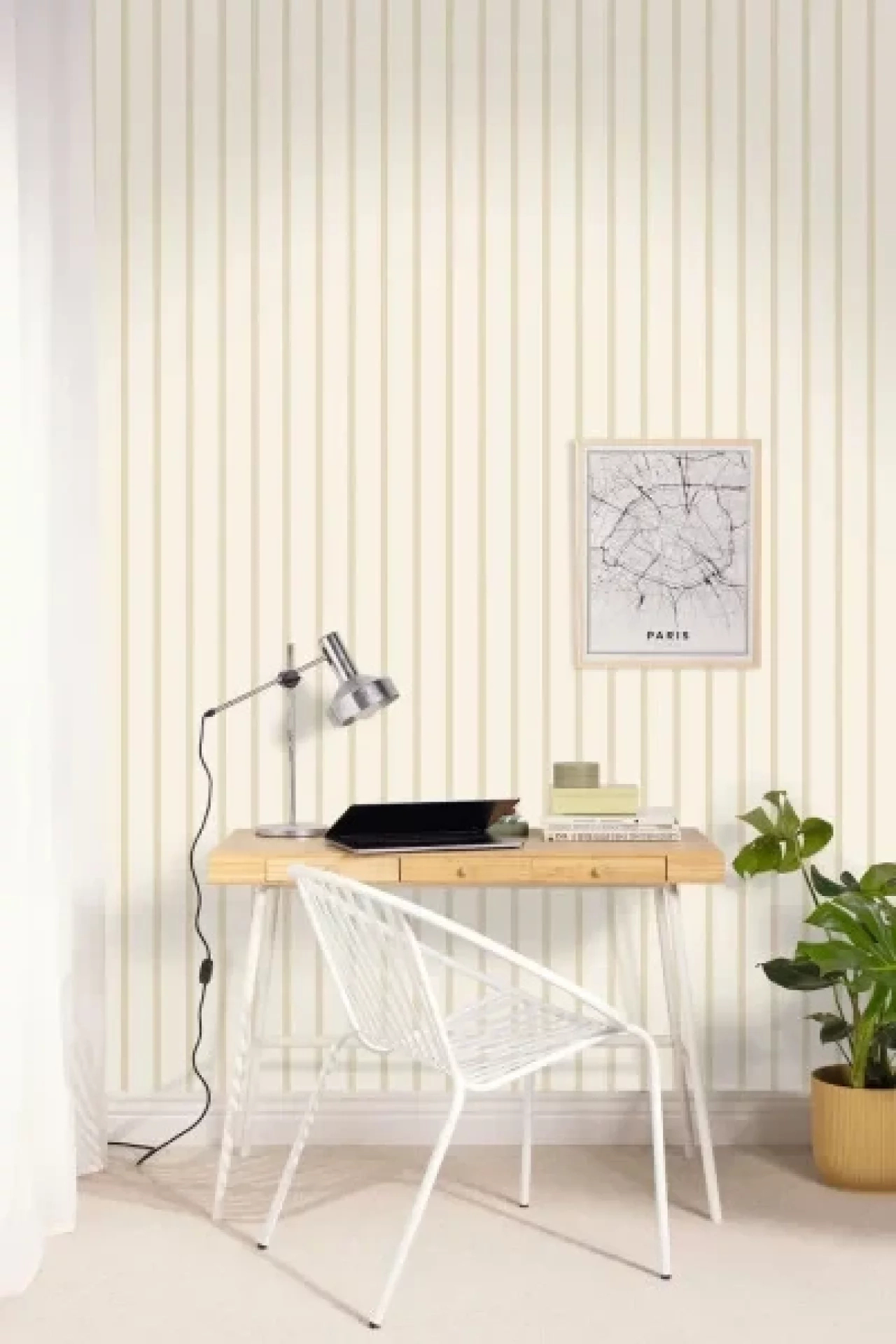 Mosható design tapéta keskeny csíkos mintával beige és krém színben