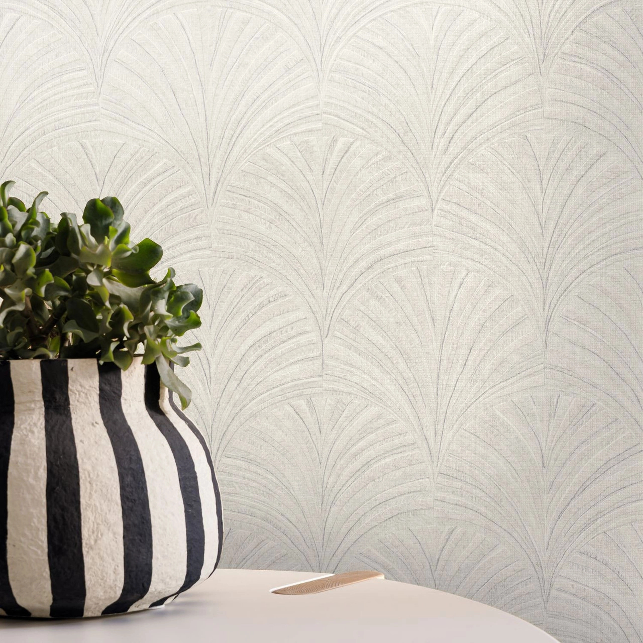 Mosható design tapéta legyező mintával fehér színben