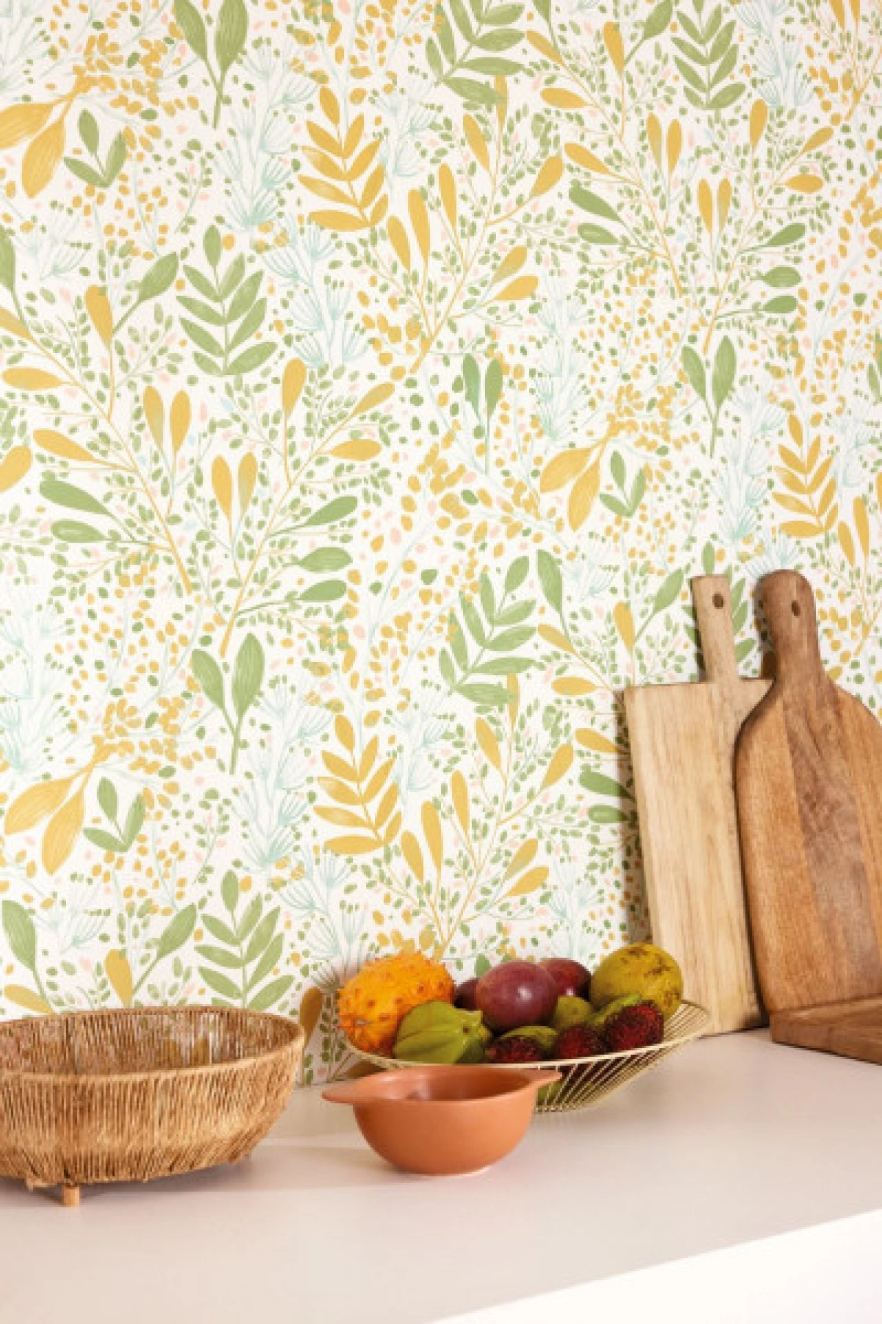 Mosható design tapéta levél mintával zöld és narancs színben