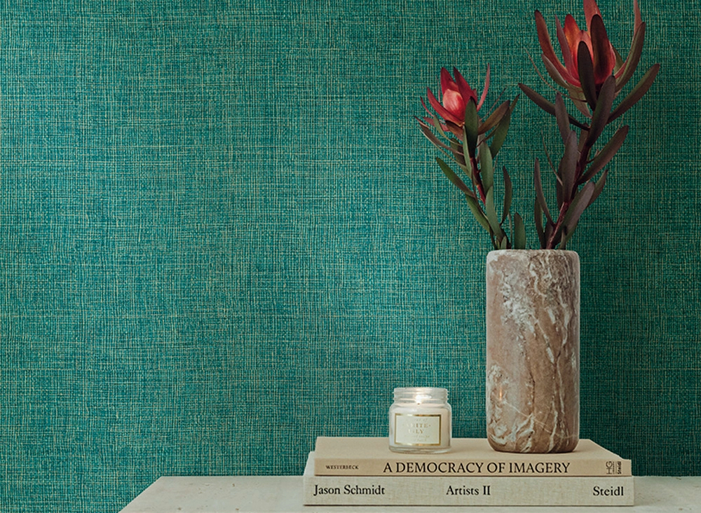 Olasz vinyl design tapéta textilhatású mintával enyhén fényes zöld színben struktúrált felüleltű