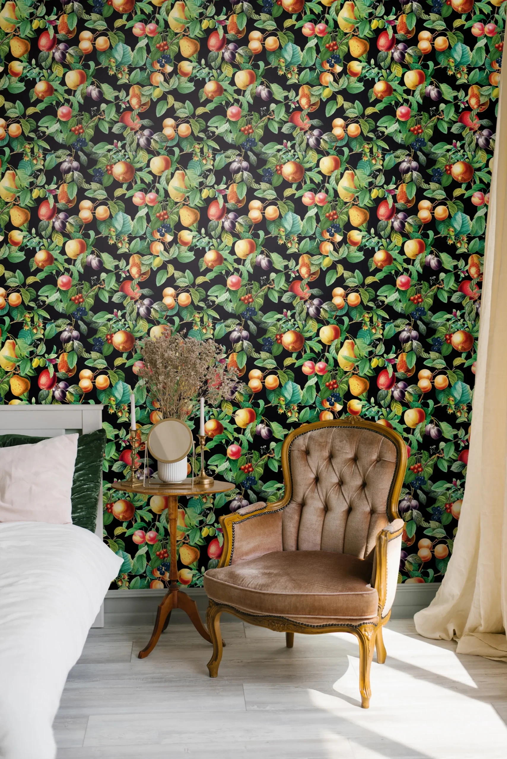 Provence gyümölcsfa mintás tapéta fekete háttéren