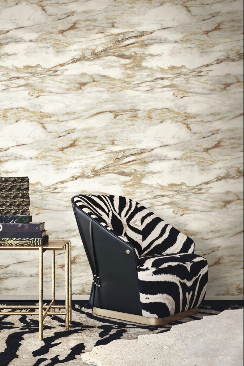 Roberto Cavalli luxus tapéta selyemfényű beige és arany színű márvány mintás