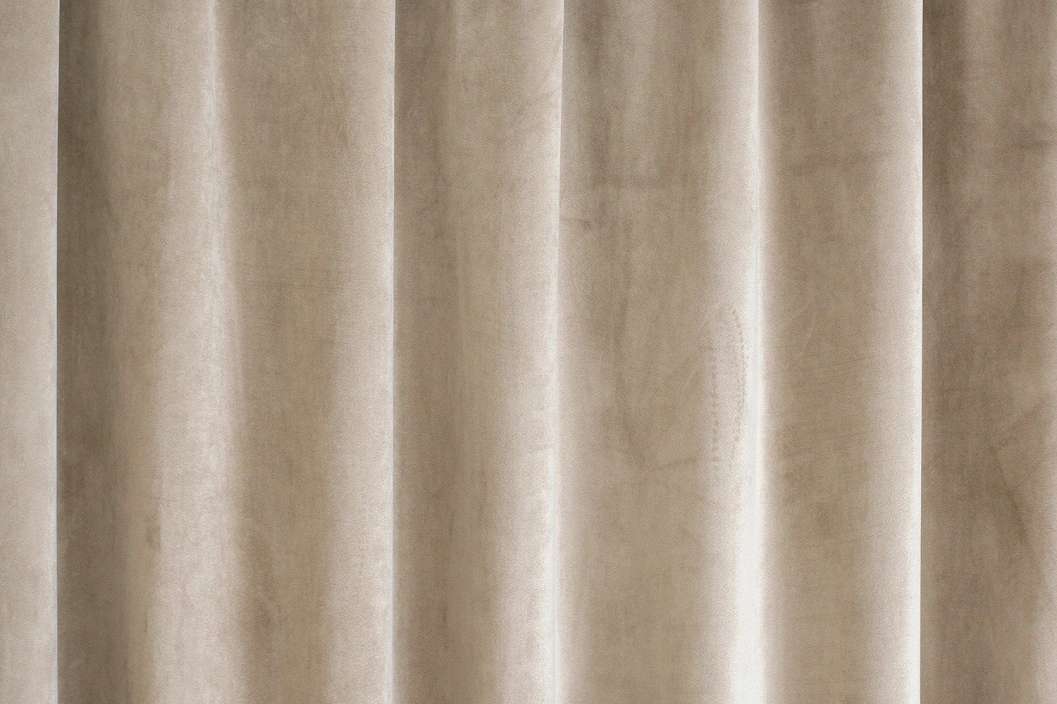 Sötétítő függöny textil anyag bársonyos érintéssel szürkés barna színben