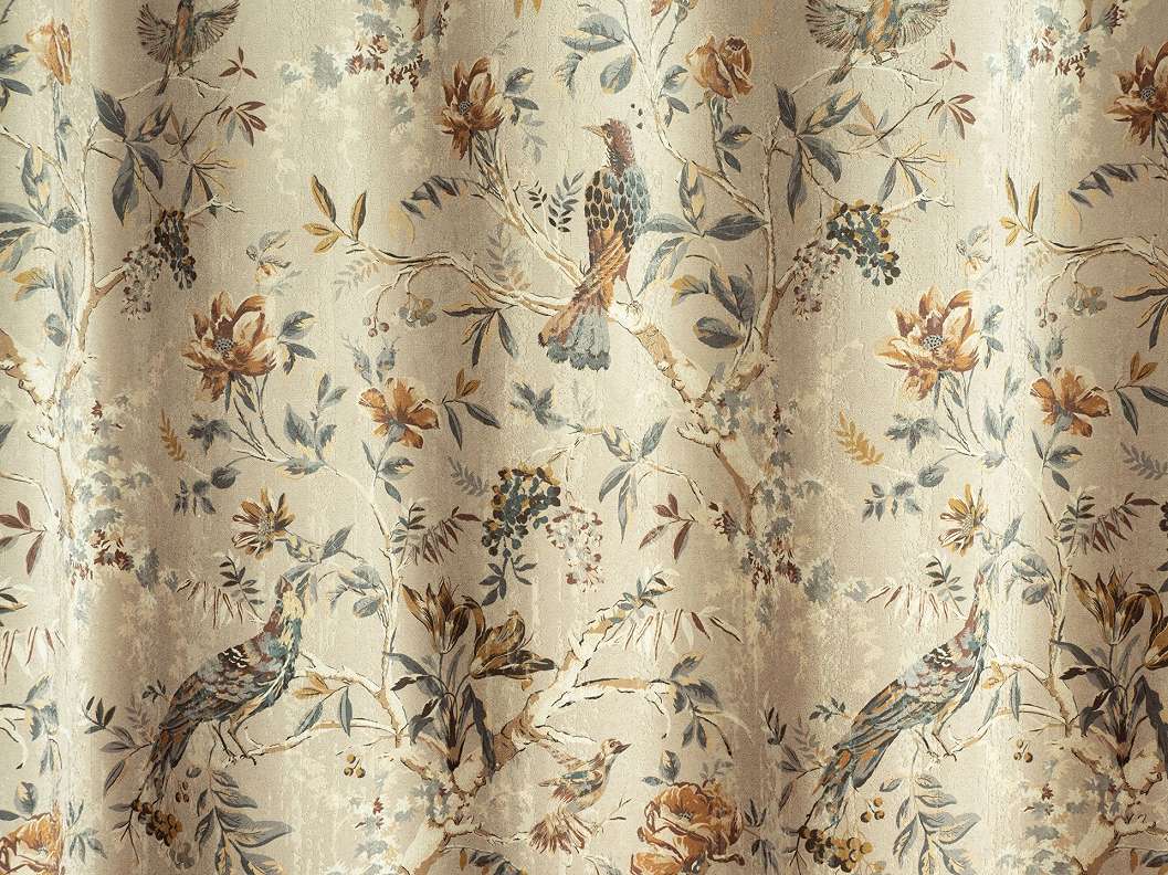 Sötétítő függöny textil anyag szürkés barna színvilágban levéd és madár mintával