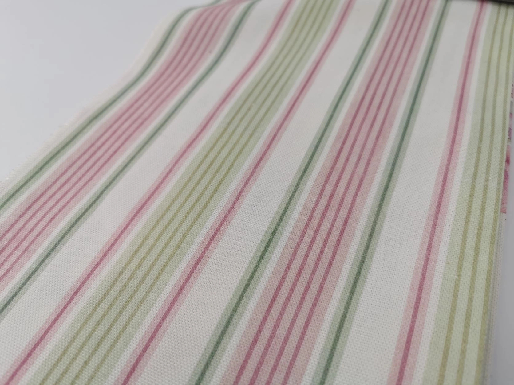 Csíkos többszínű design sötétítő függöny textil