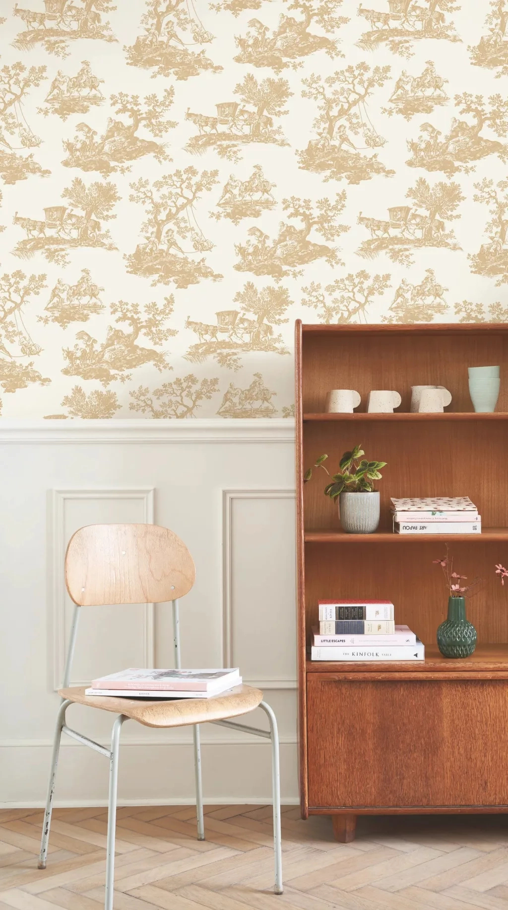 Toile stílusú design tapéta életképek mintával krém és világosbarna színben