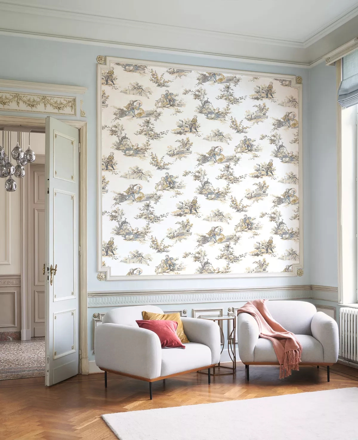 Toile stílusú design tapéta úri életkép mintával beige és kék színben