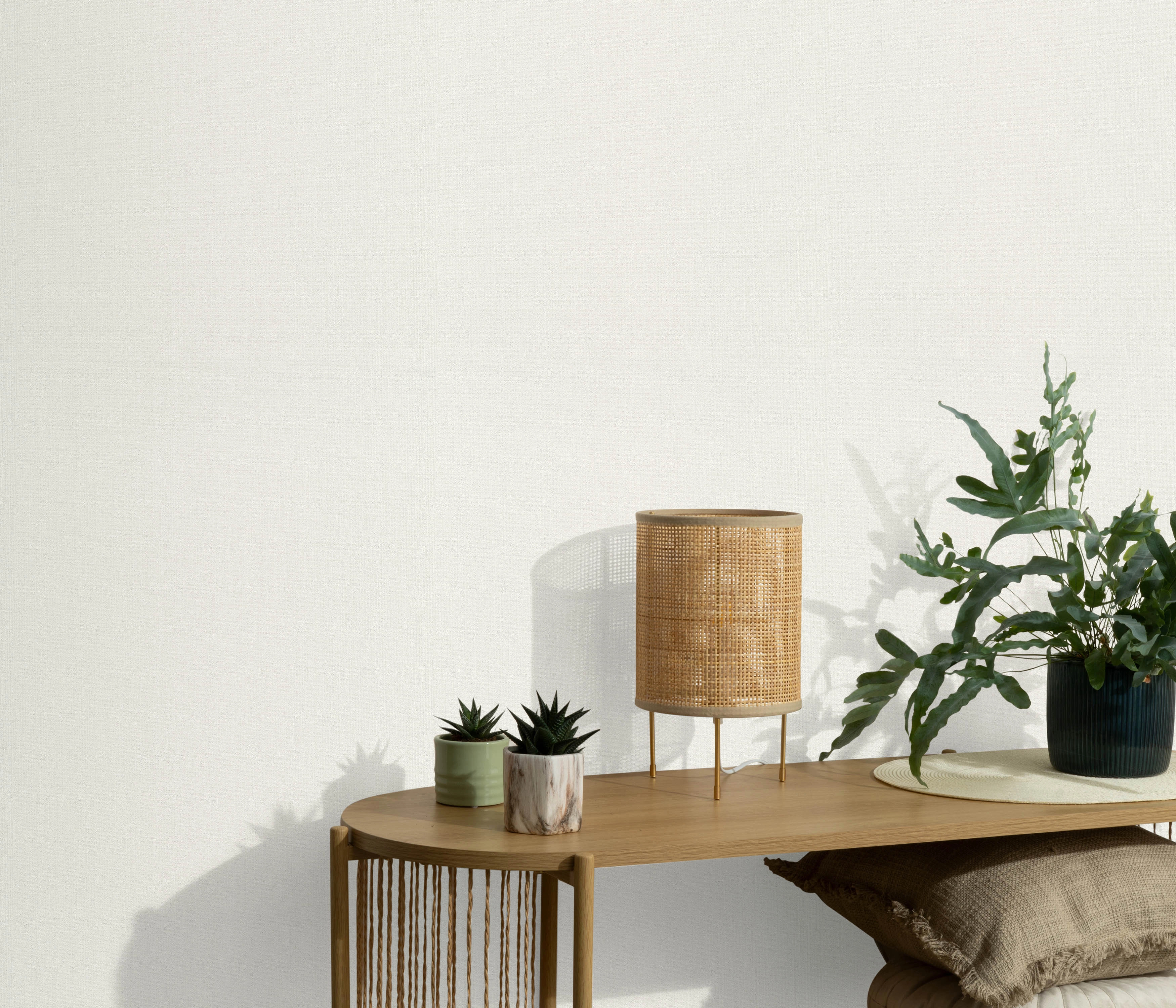 Törtfehér dekor tapéta vékony fényes erezett mintával