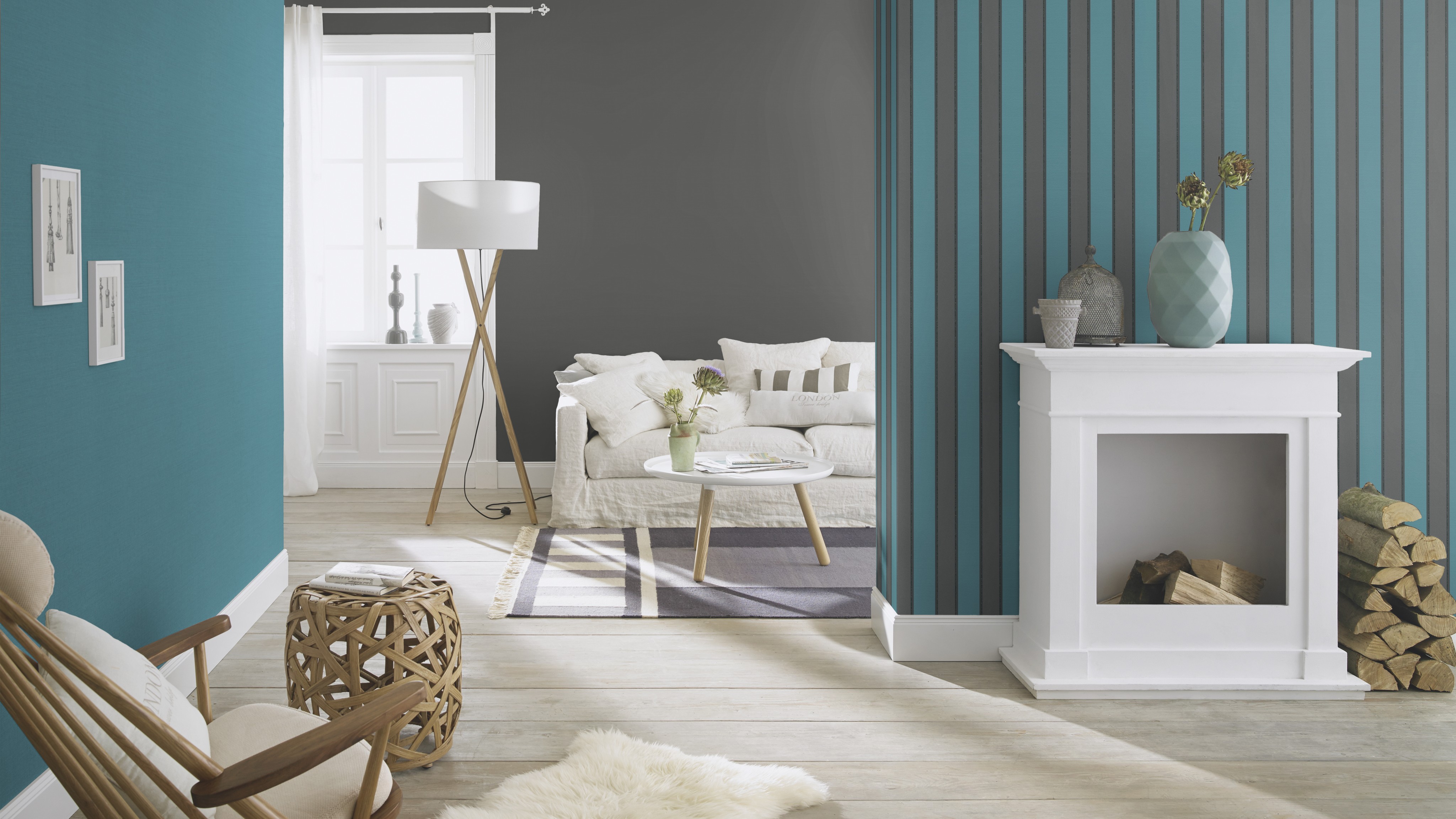 Tűrkiz-fekete modern csíkos tapéta