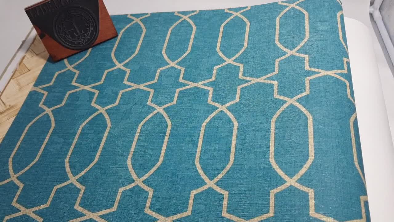 Kék arany dekor tapéta textil hatású alapon geometriai mintával