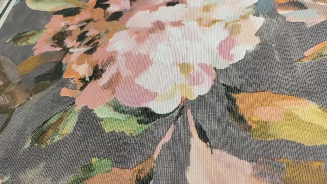 Akvarell romantikus virágmintás design tapéta szürke alapon