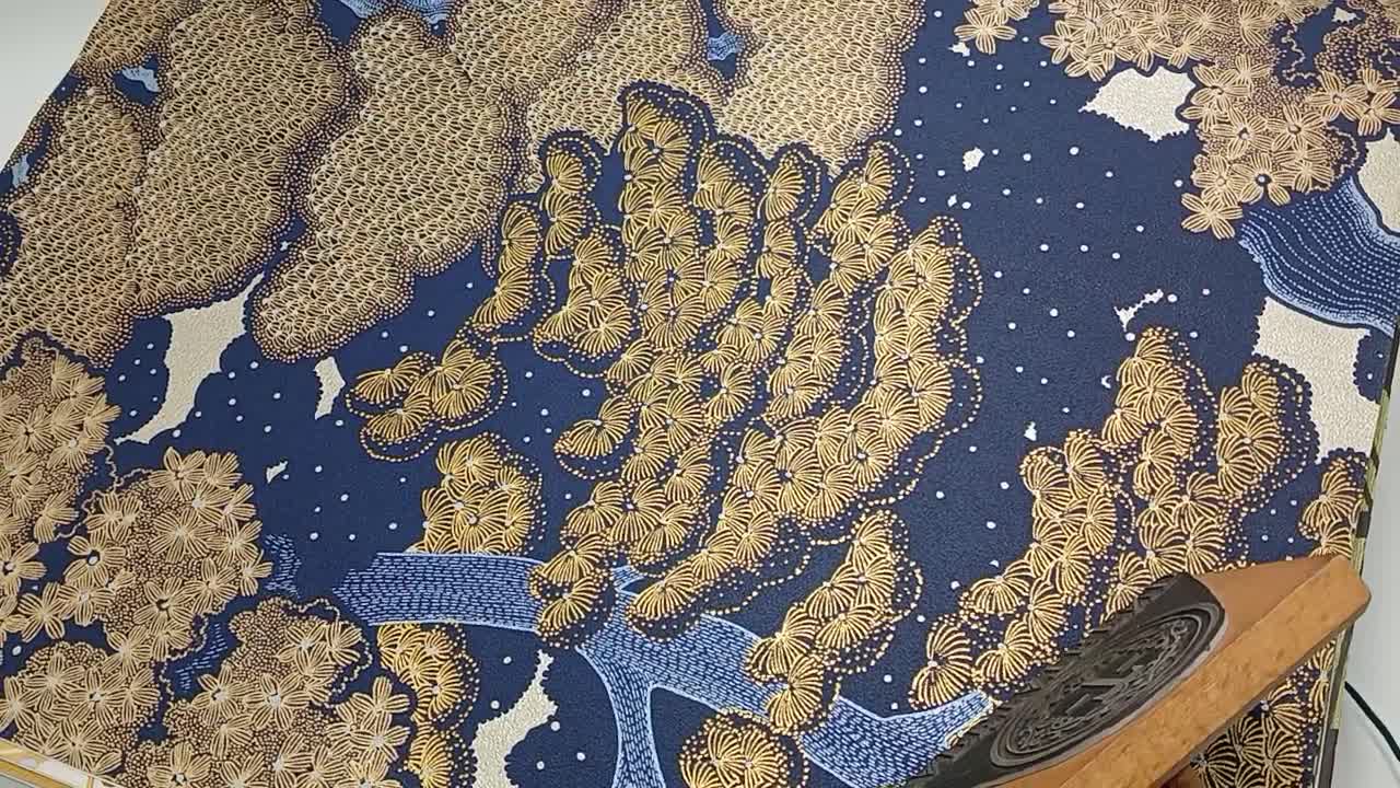 Japán stílusú fa mintás design tapéta kék arany mintával