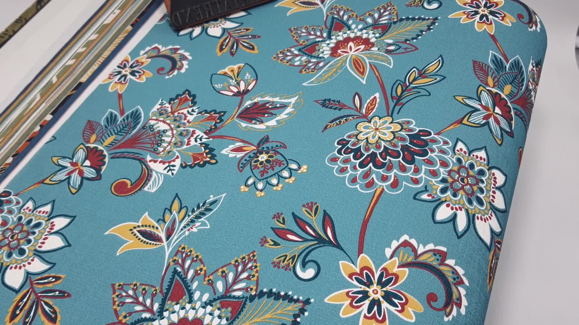 Türkiz dekor tapéta népies hangulatú virágmintával