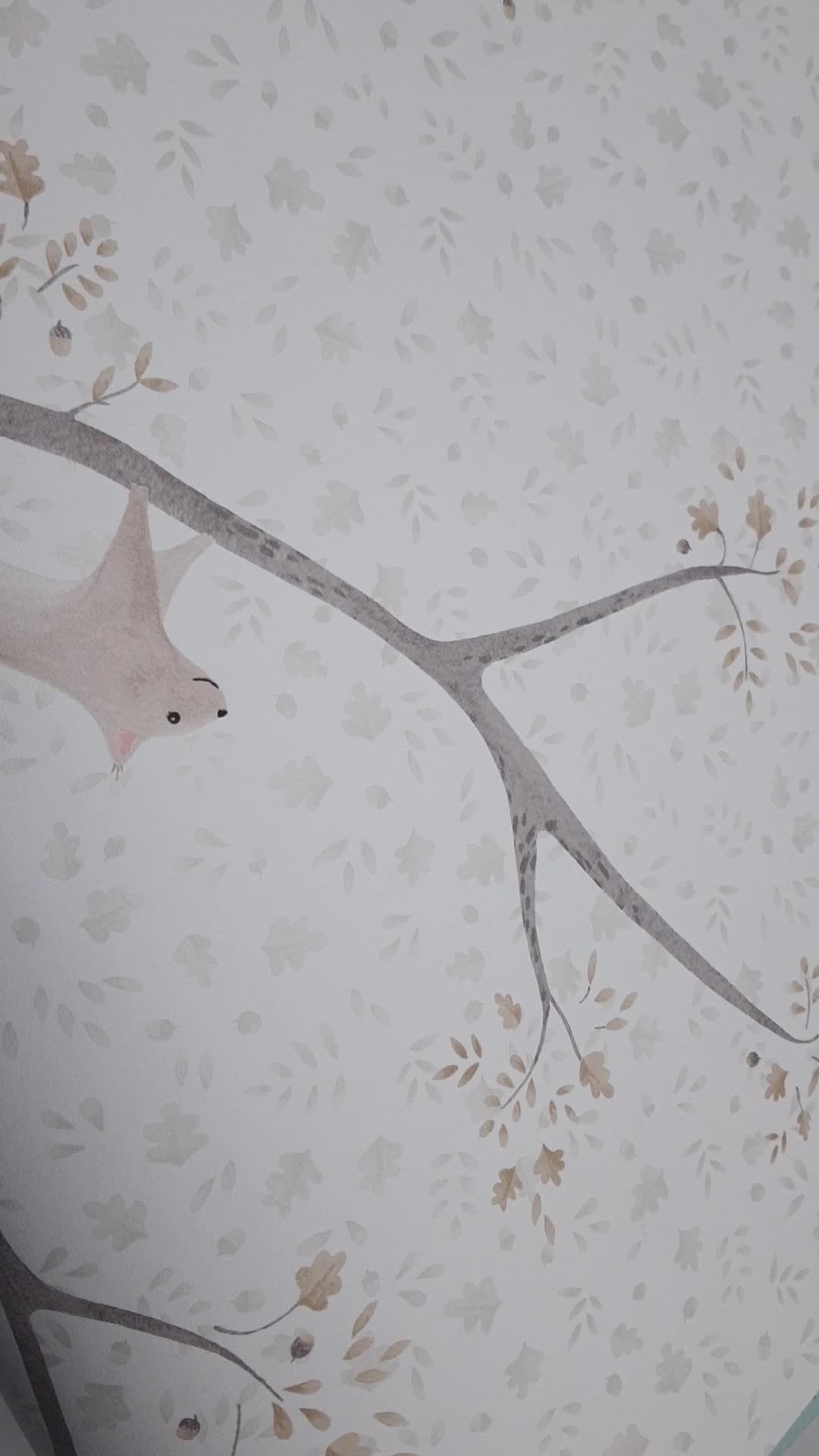 Bézs erdei állat mókus mintás vlies design tapéta