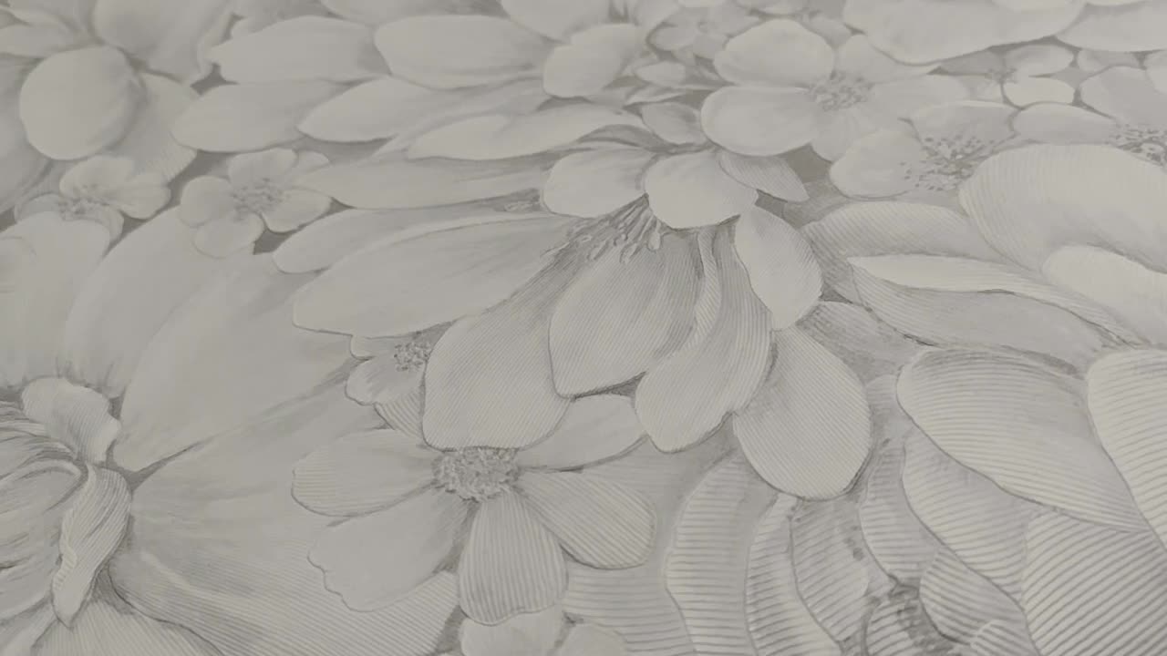 Botanikus virágmintás design tapéta szürkésfehér szinben mosható vinyl struktúrált