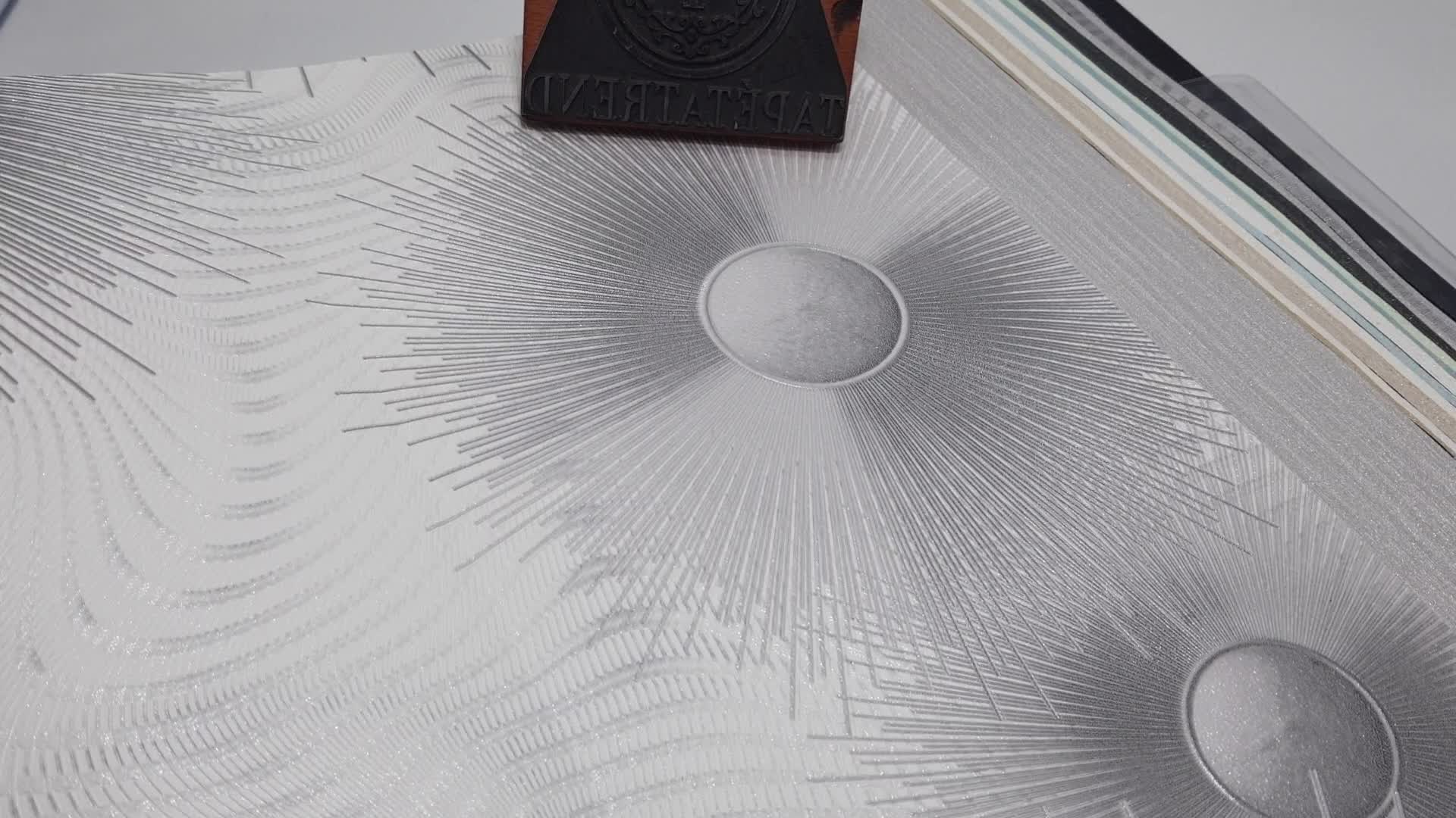 Metál ezüst fehér design tapéta modern geometrikus mintával