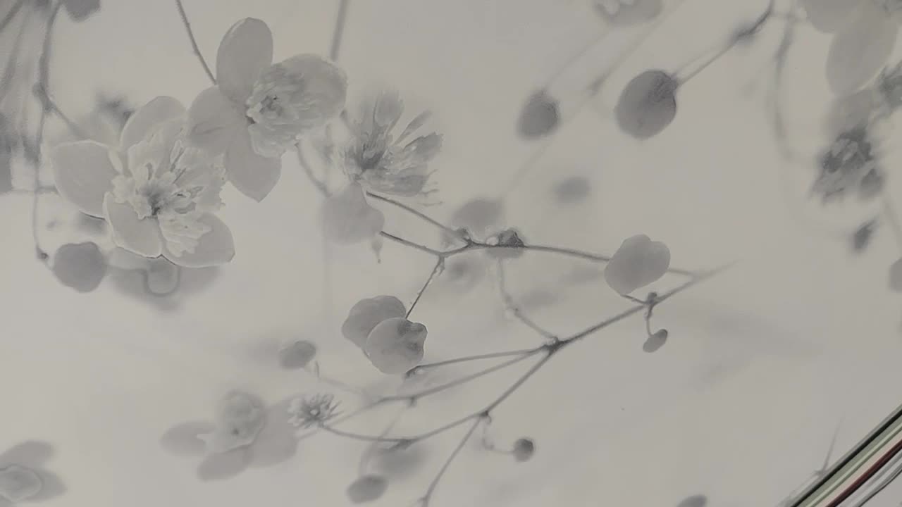 Szürke apró virágmintás vlies design tapéta