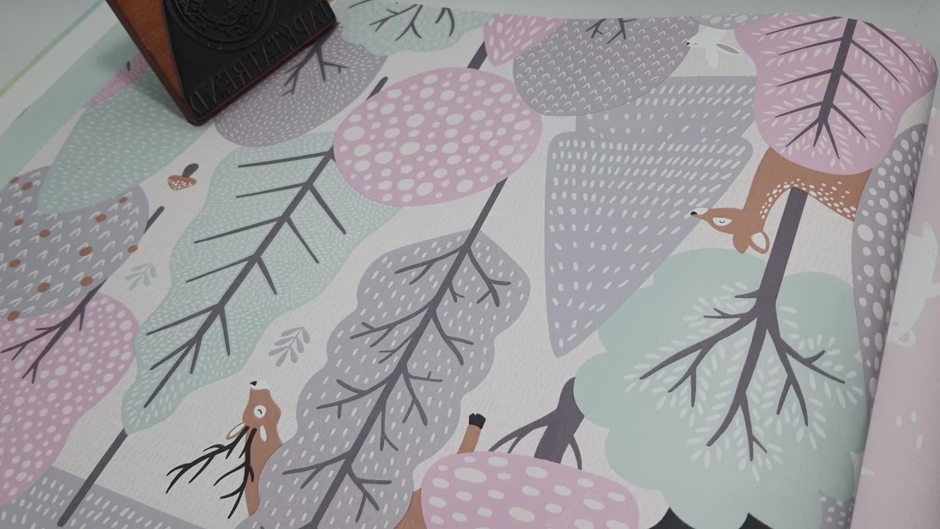 Erdei állat mintás vlies gyerek tapéta lányszobába