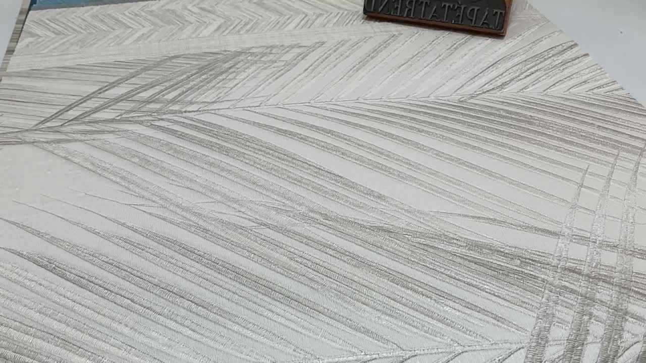 Taupe prémium olasz szövethatású pálmalevél mintás desig tapéta