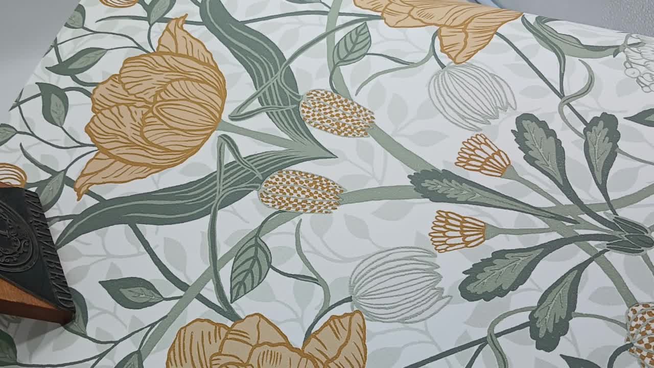 Virág mintás angol vintage stílusú fehér és zöld színű design tapéta