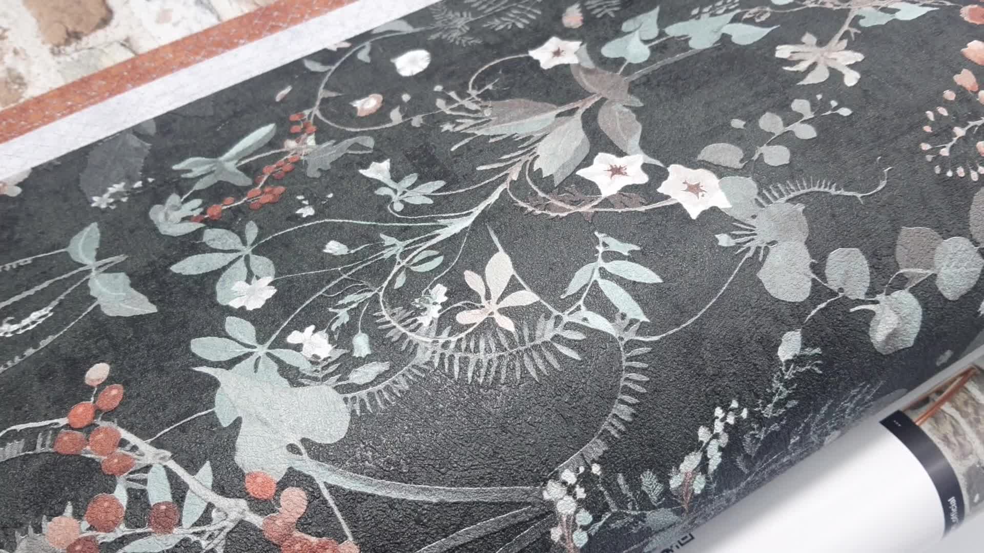 Desig tapéta antracit alapon virág és levél mintával