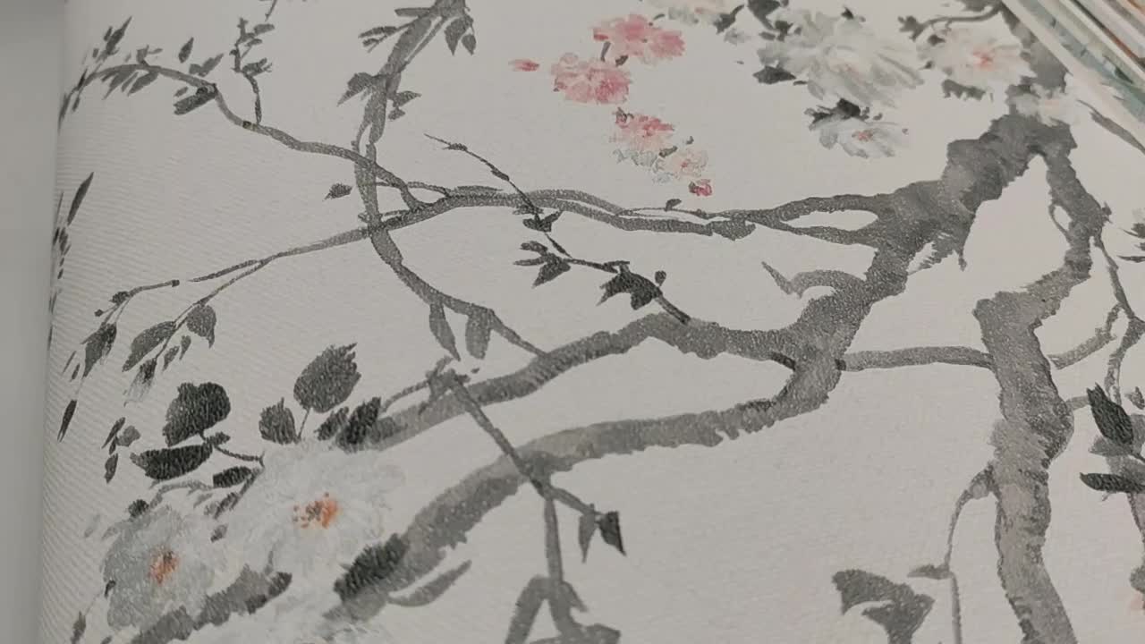 Design tapéta krémfehér alapon rózsaszín keleties virág mintával