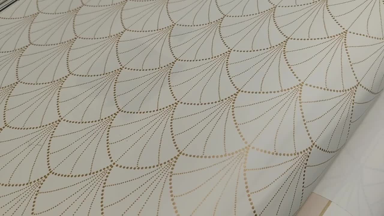 Fehér és arany art deco mintás elegáns design tapéta