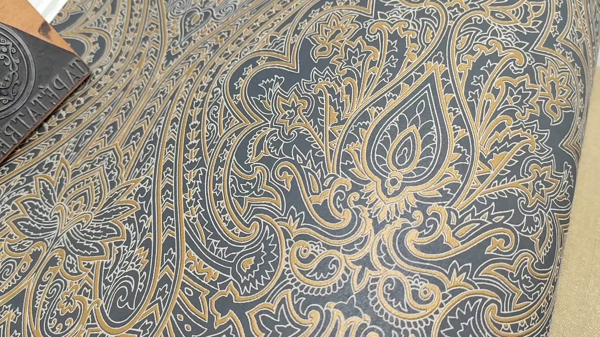 Khroma design tapéta orientális hangulatú fekete arany mintával